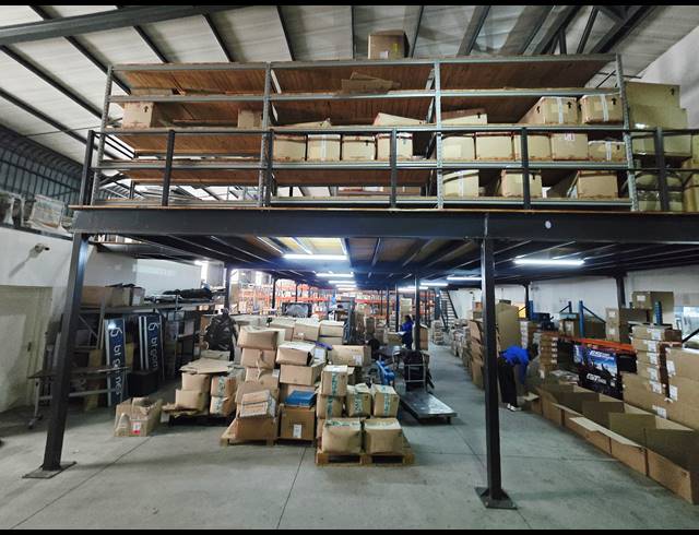 1,280M² WAREHOUSE FOR SALE IN NORTH RIDING